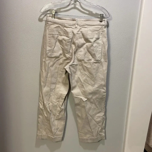 Everlane womanâs khaki croppedâstraight short jeans - Picture 6 of 10